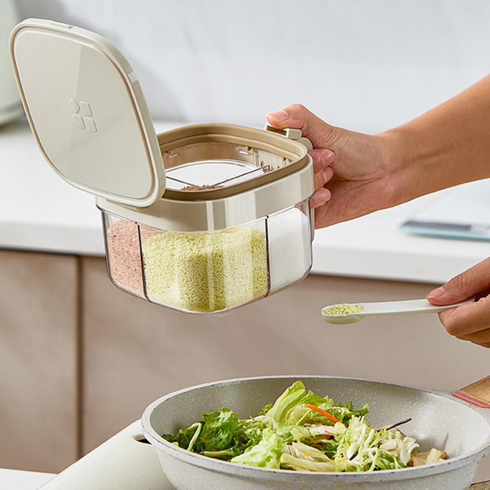 Food Storage Kitchen Cabinet - กล่องใส่เครื่องเทศแบบหลายช่องพร้อมช้อน ฝาปิดใส ภาชนะใส่เครื่องปรุง ประหยัดพื้นที่ จัดเก็บในตู้ครัว
